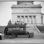 Grant's Tomb on Riverside drive, sometime between 1900 and 1915. (Library of Congress)